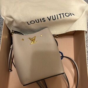 NWT Louis Vuitton bucket bag